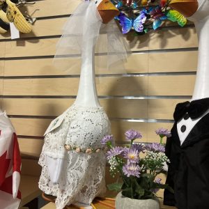 Giddy the Goose - Bride